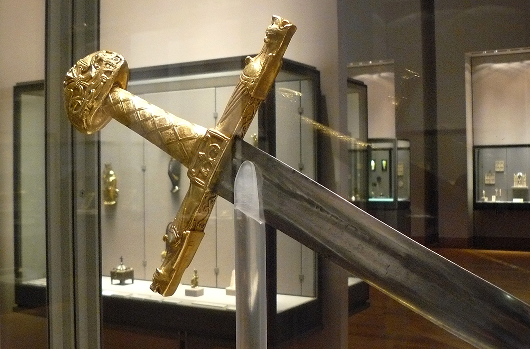La joyeuse, l'épée du sacre des rois de France