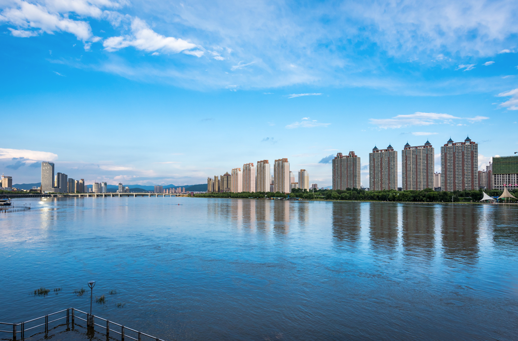 La rivière Songhuya, en bordure de la ville chinoise de Jilin.
