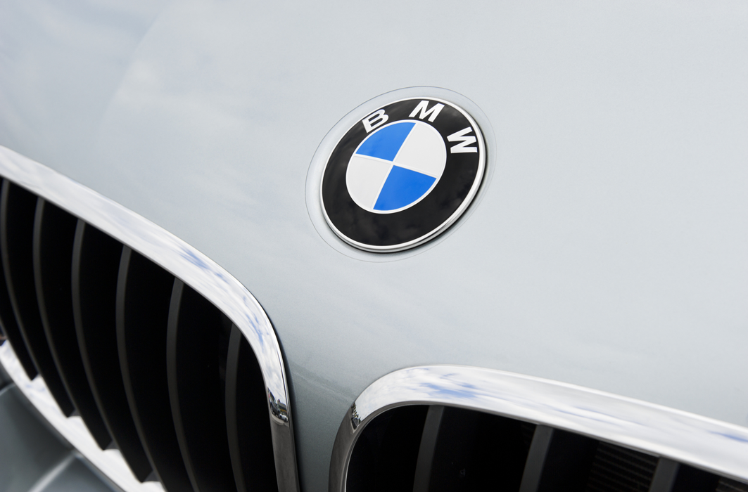 Le sigle du fabricant de voitures allemandes BMW.