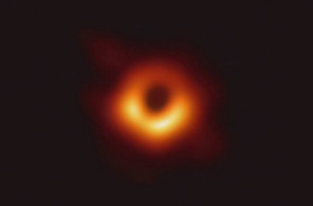 Le trou noir M87*