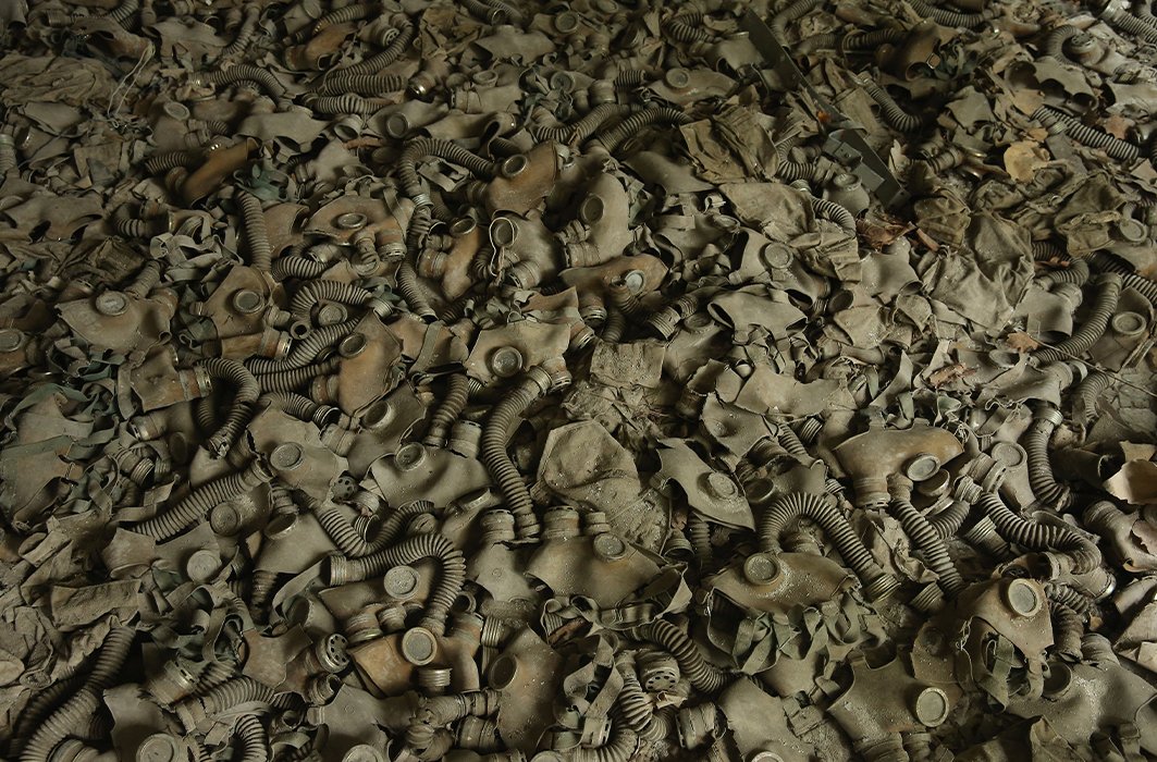 Des masques à gaz contaminés par les radiations