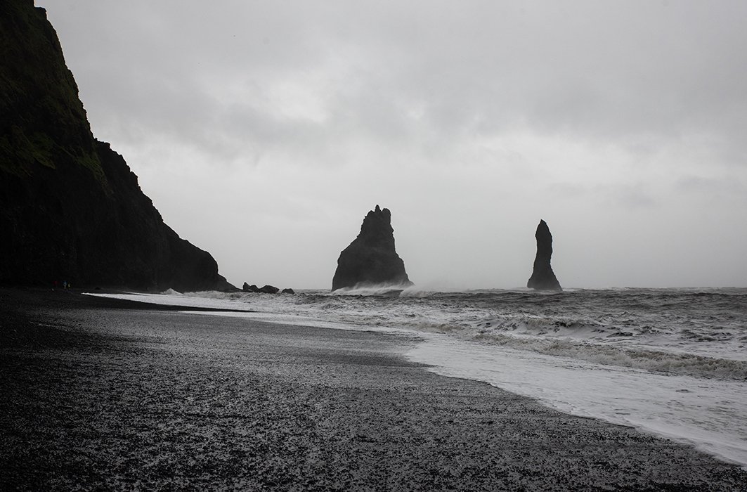 Le sable noir et les orgues volcaniques de Reynisfjara