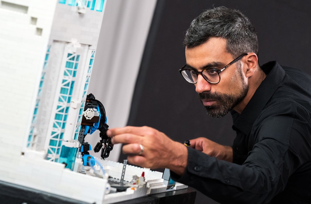 Entrevue | Karim Awad et l’art du Lego