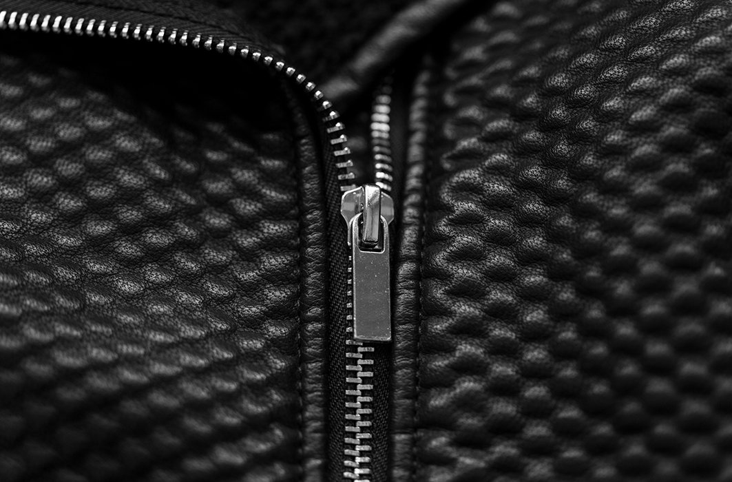 Une fermeture à glissière.