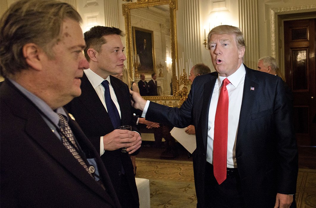 Steve Bannon, Elon Musk et Donald Trump. Steve Bannon, Elon Musk et Donald Trump.