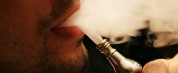 Fumer la chicha : aussi dangereux que la cigarette pour la santé