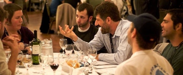 Qu'est-ce qui définit un lanceur d'alerte? Qu'est-ce qui définit un lanceur d'alerte?