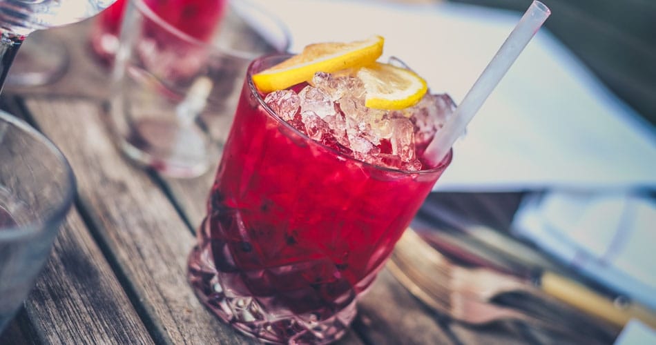 Le jus de canneberge prévient et soigne les infections urinaires : faux Le jus de canneberge prévient et soigne les infections urinaires : faux