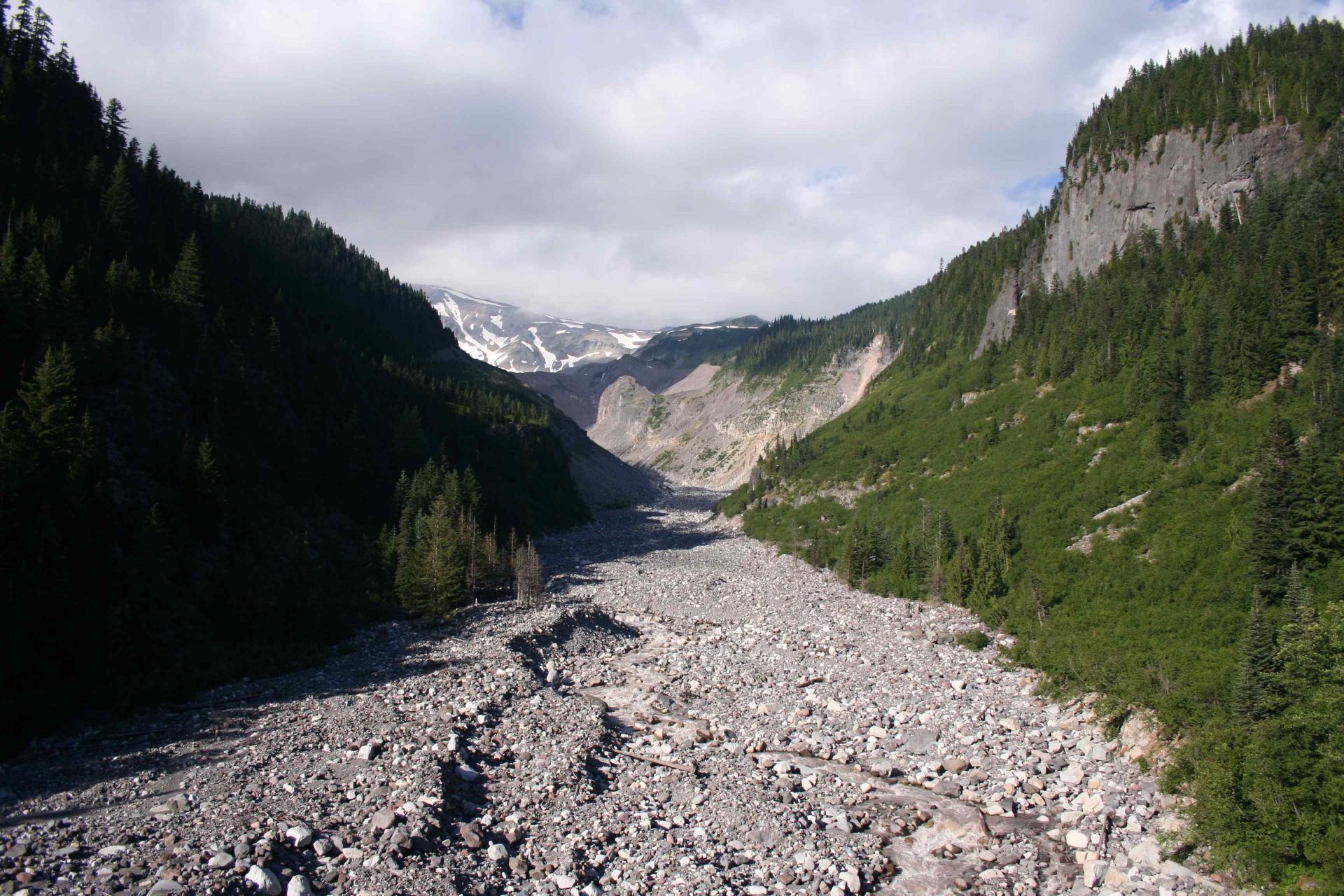 PH NOM NE TERRE  LES VOLCANS  ICI Explora