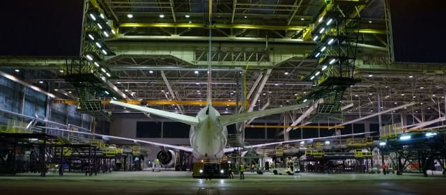 DANS LES ENTRAILLES DU BOEING 777
